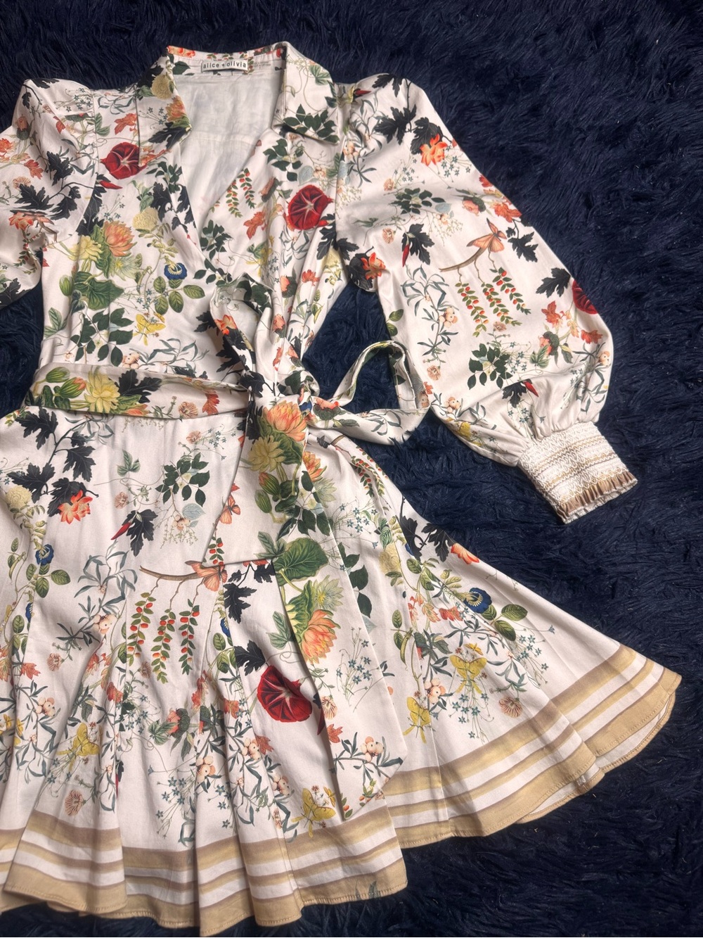 Alice + Olivia Alisa Wrap Godet A-Line Mini Dress. Size 6 - Picture 10 of 14